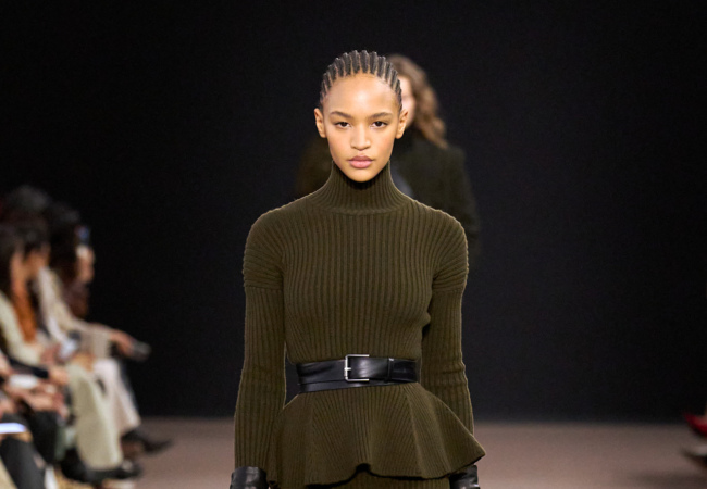 Max Mara FW '25: Η νέα ατρόμητη ρομαντική ηρωίδα