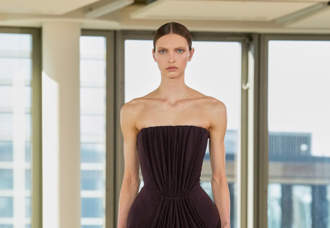 Stella McCartney FW '25: Καινοτομία, ηθική και πολυτέλεια